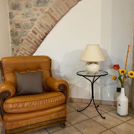 Agriturismo Il Pozzo カスティリオーネ・ドルチャ エクステリア 写真
